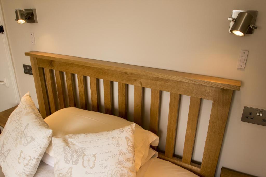 Fern Lodge Guesthouse ไฮต์ ภายนอก รูปภาพ