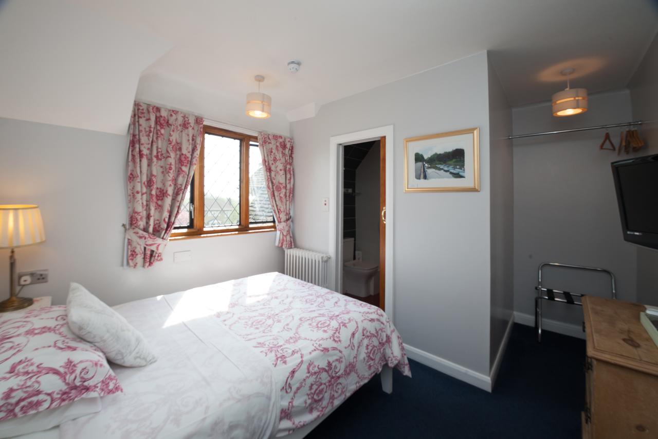 Fern Lodge Guesthouse ไฮต์ ภายนอก รูปภาพ