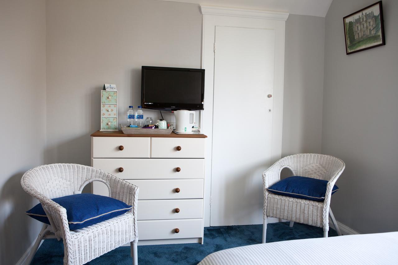 Fern Lodge Guesthouse ไฮต์ ภายนอก รูปภาพ