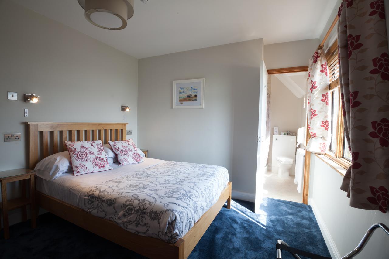 Fern Lodge Guesthouse ไฮต์ ภายนอก รูปภาพ