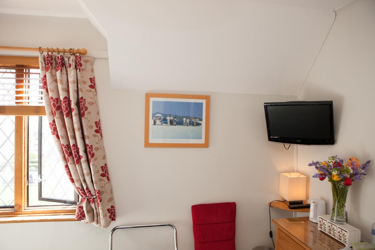 Fern Lodge Guesthouse ไฮต์ ภายนอก รูปภาพ
