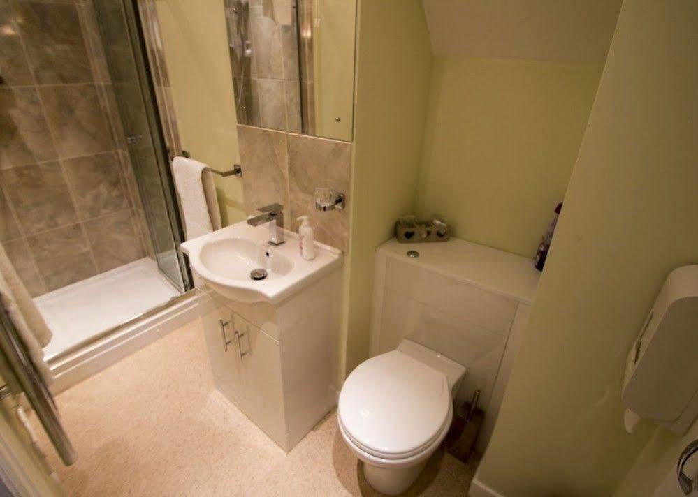 Fern Lodge Guesthouse ไฮต์ ภายนอก รูปภาพ