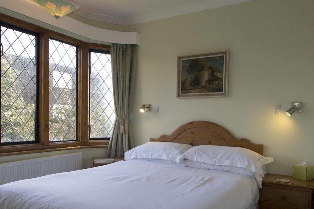 Fern Lodge Guesthouse ไฮต์ ภายนอก รูปภาพ