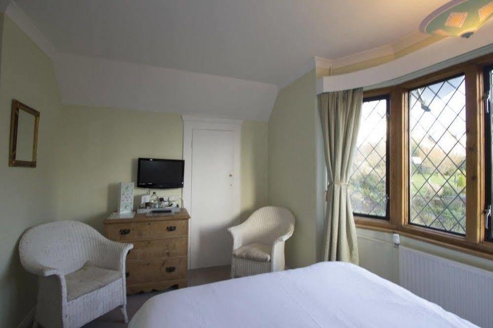Fern Lodge Guesthouse ไฮต์ ภายนอก รูปภาพ