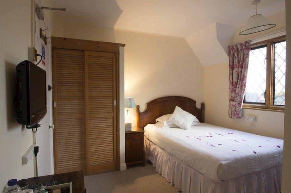 Fern Lodge Guesthouse ไฮต์ ภายนอก รูปภาพ