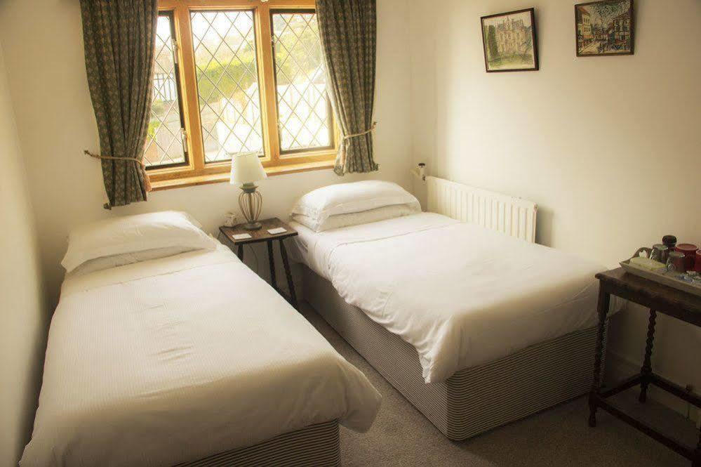 Fern Lodge Guesthouse ไฮต์ ภายนอก รูปภาพ