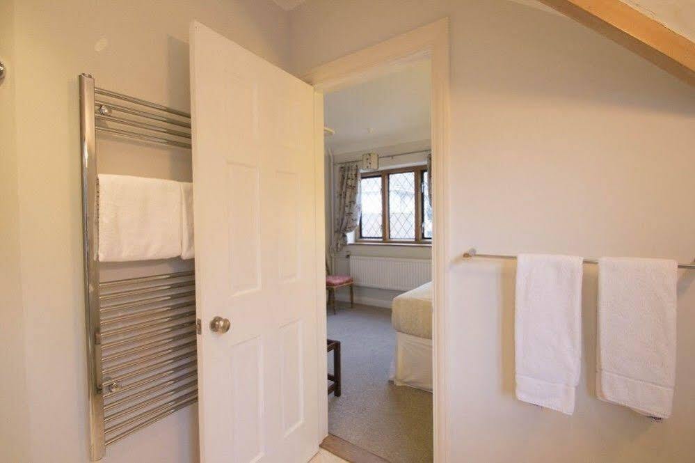 Fern Lodge Guesthouse ไฮต์ ภายนอก รูปภาพ